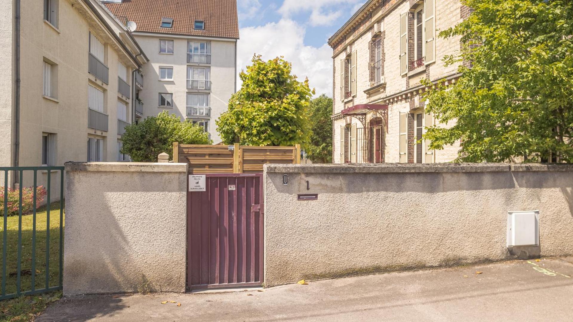 Bonappart 4 - Charme Napoleonien & Confort Troyes Exteriör bild